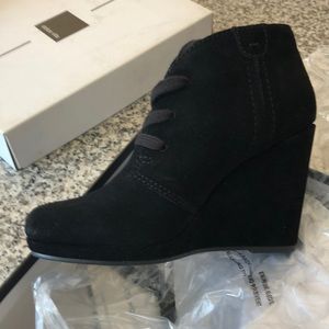 New black shoes